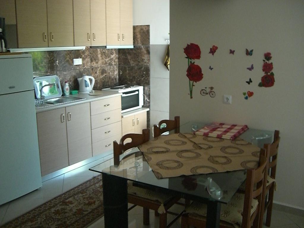 Dimos Bungalows Palaiontsiflikion Luaran gambar