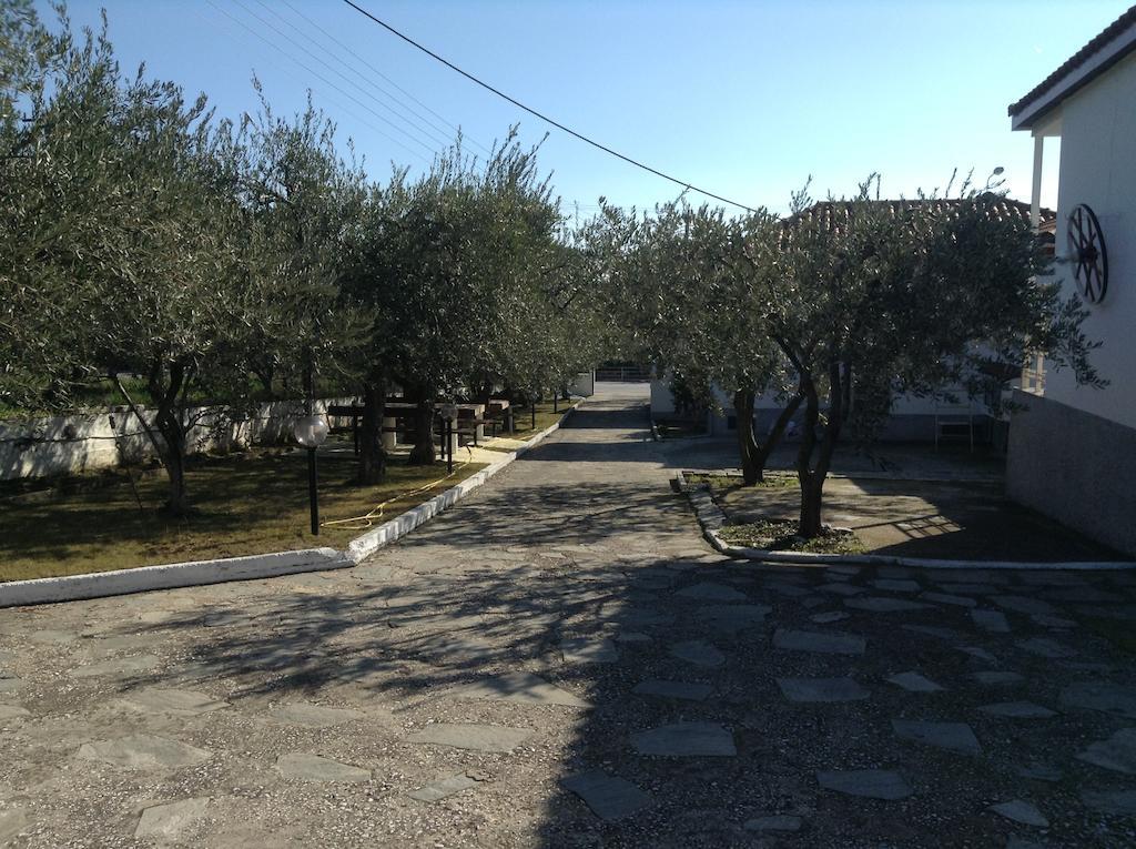 Dimos Bungalows Palaiontsiflikion Luaran gambar